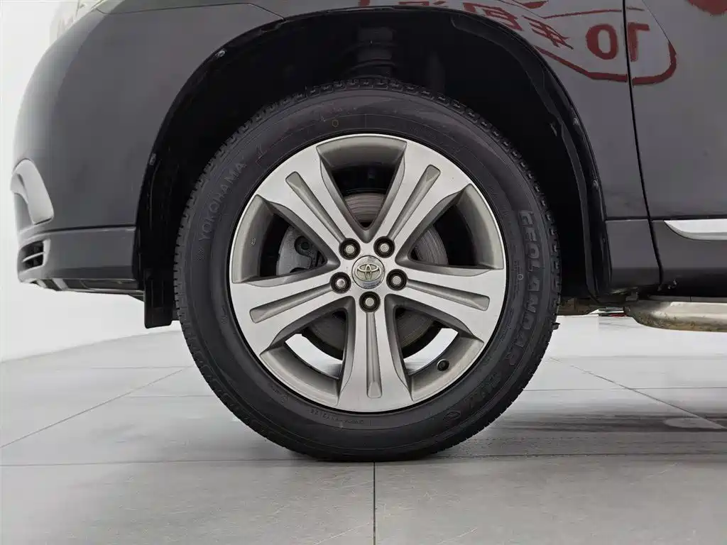 Toyota Highlander 2012 2.7L 2WD 7-Seater Luxury Edition фото 17