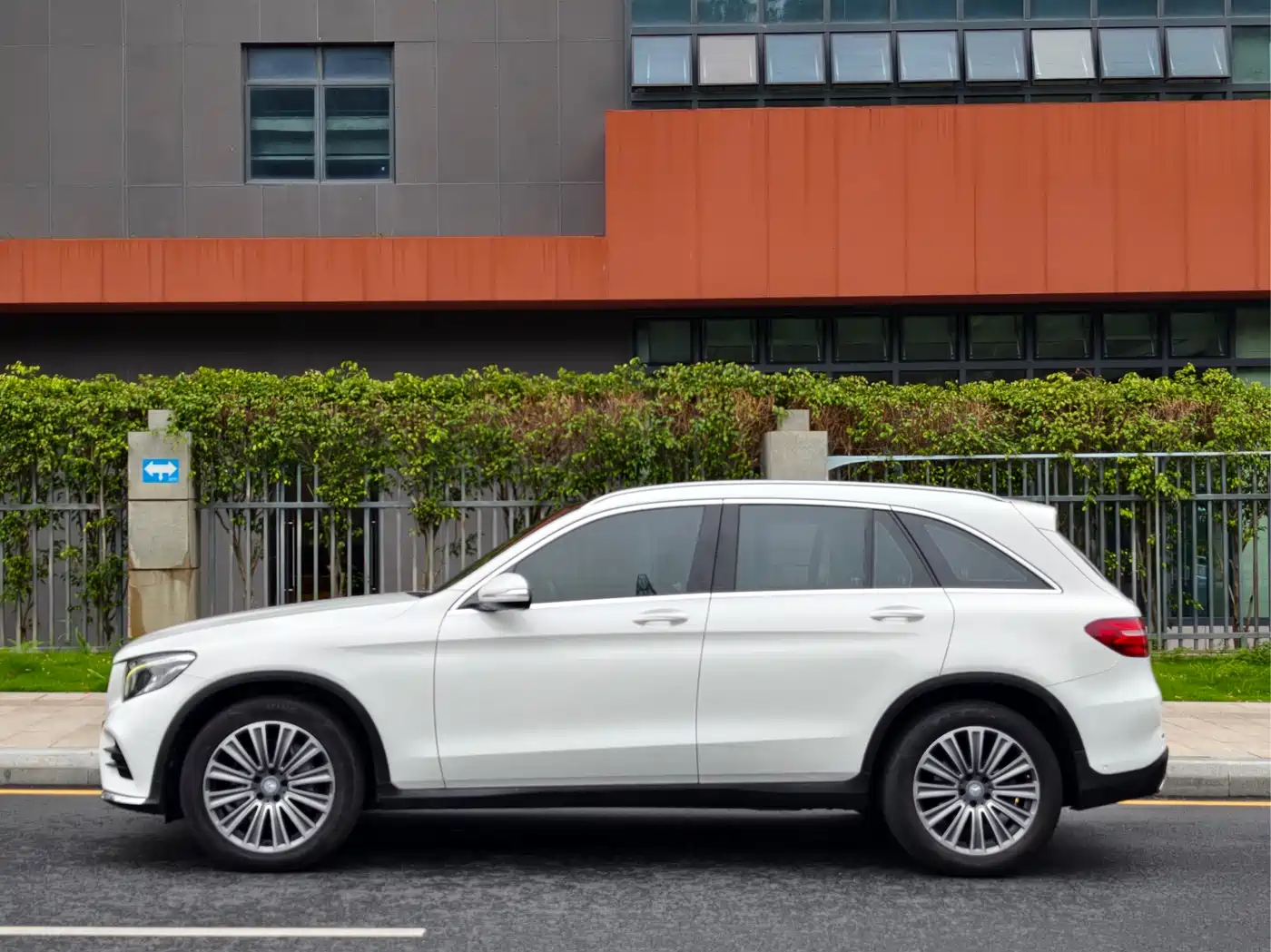 Mercedes-Benz GLC 2017 GLC 260 4MATIC Dynamic фото 7