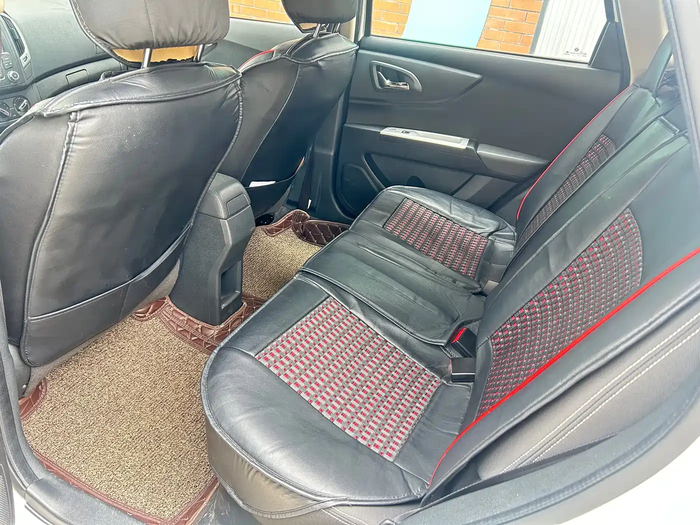 Dongfeng Aeolus Dongfeng Fengshen AX3 2017 2016 1.5L Automatic Cool Style