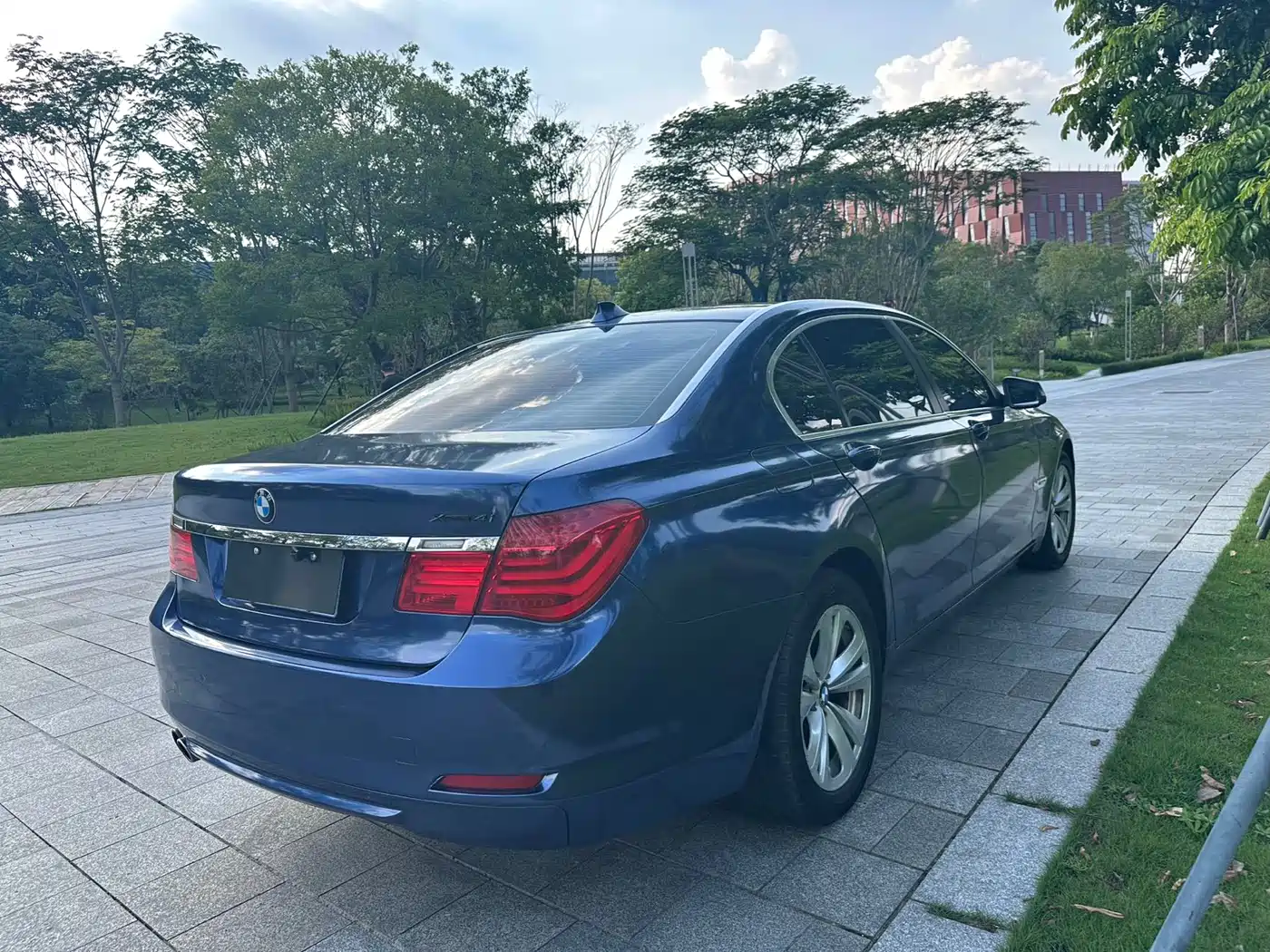 BMW 7 Series 2011 730Li Elegance фото 14