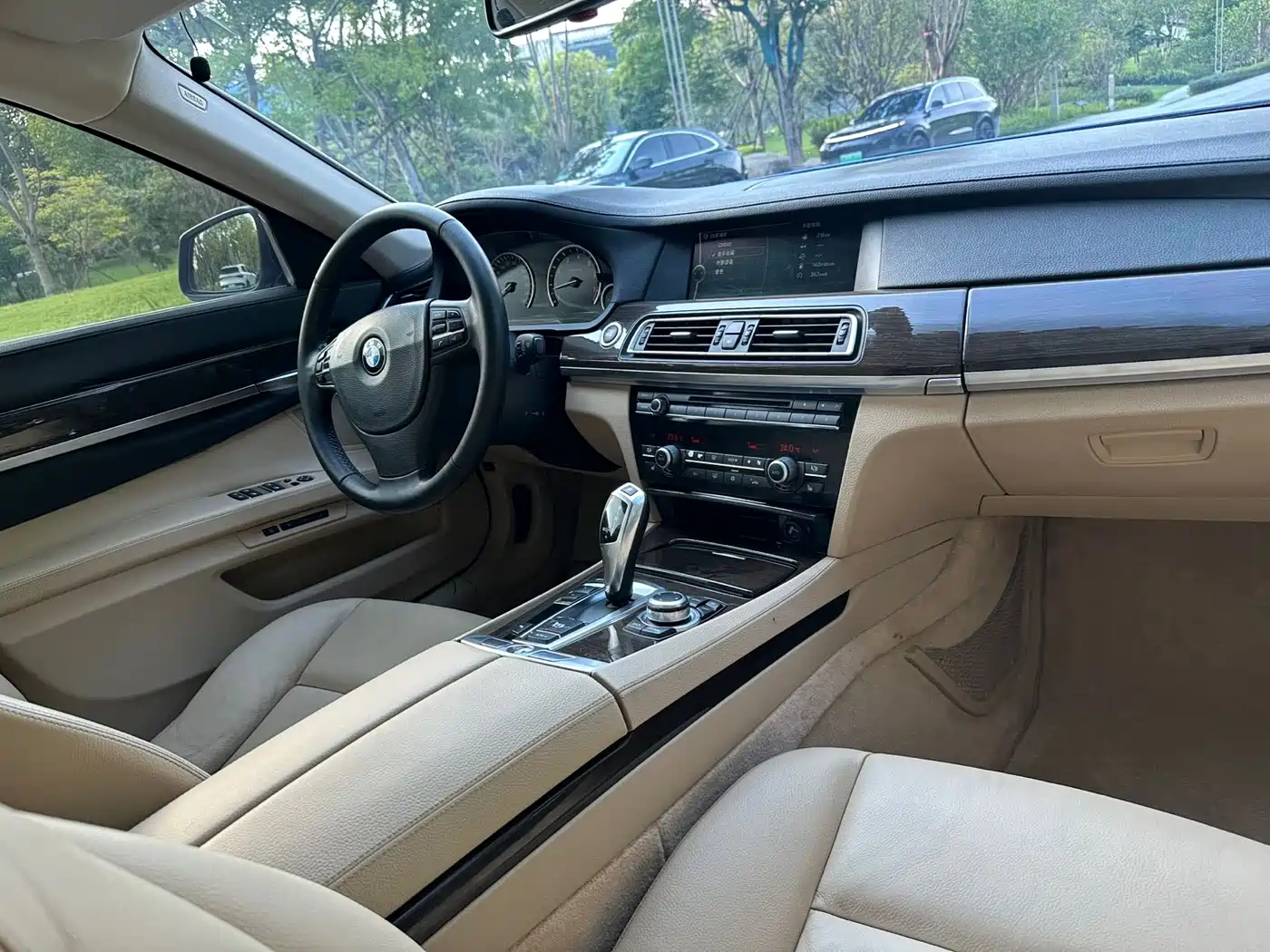 BMW 7 Series 2011 730Li Elegance фото 20