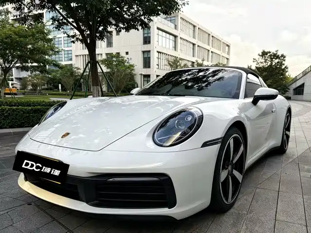 Porsche 911 Targa 4 3.0T
