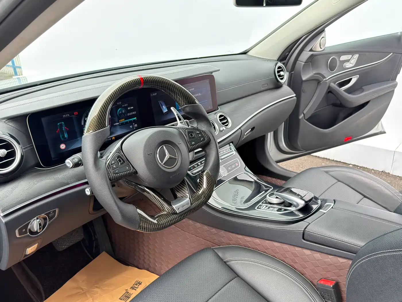 Mercedes-Benz E-Class 2016 E 300 L Sport Fashion Type фото 12