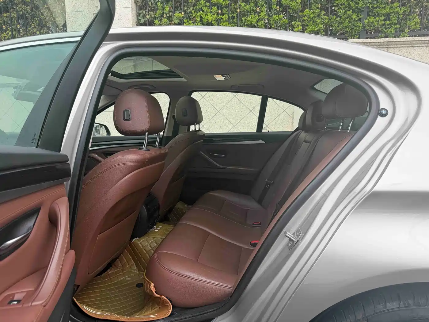 BMW 5 Series (Import) 2014 520i Classic фото 7