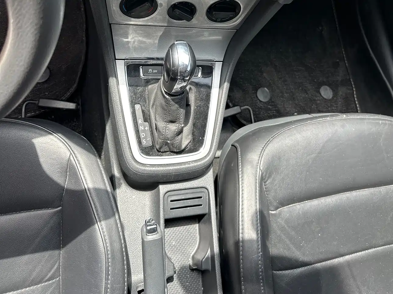 Volkswagen Lavida Tour 2013 1.6L Automatic Comfort фото 14