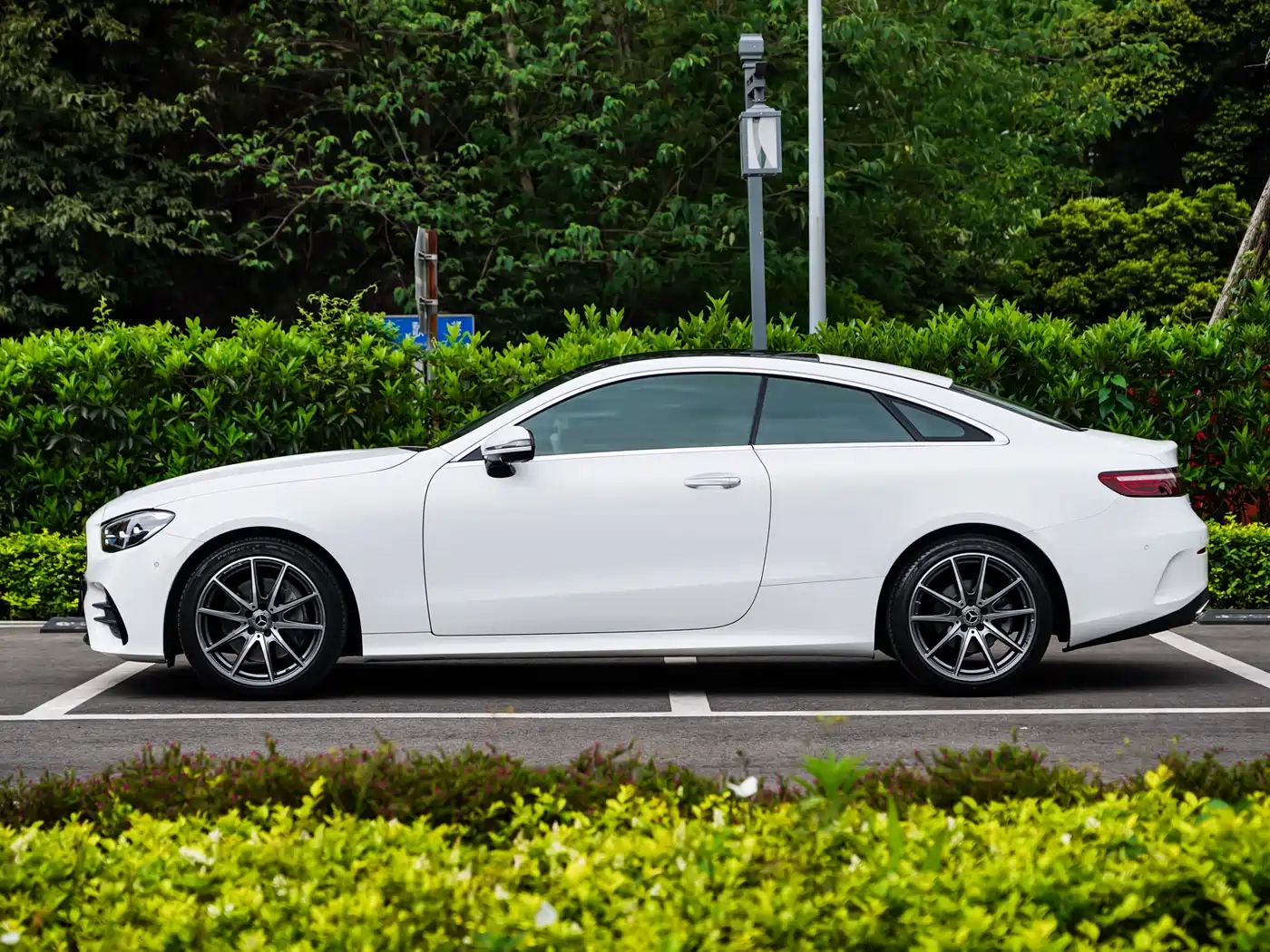 Mercedes-Benz E-Class (Import) 2023 E 260 Coupe фото 5