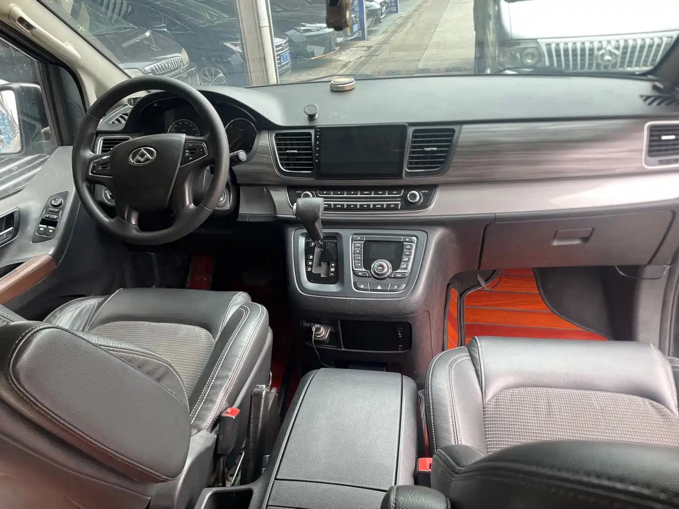 SAIC Maxus Maxus G10 2018 PLUS 1.9T Automatic Elite Edition Diesel фото 3