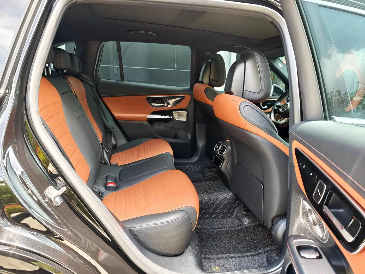 MERCEDES-BENZ GLC