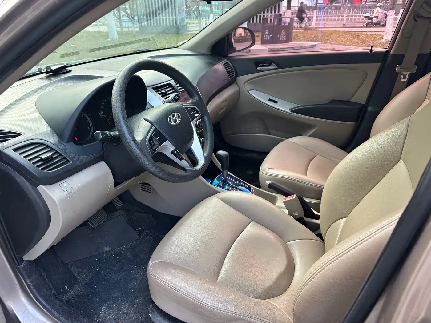 Hyundai Verna 2016 1.4L Automatic Leading GLX фото 13