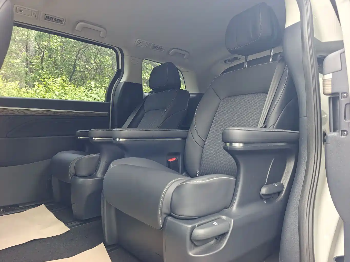 GAC Trumpchi Trumpchi M8 2024 Leadershow Series 390T Luxury Edition фото 10