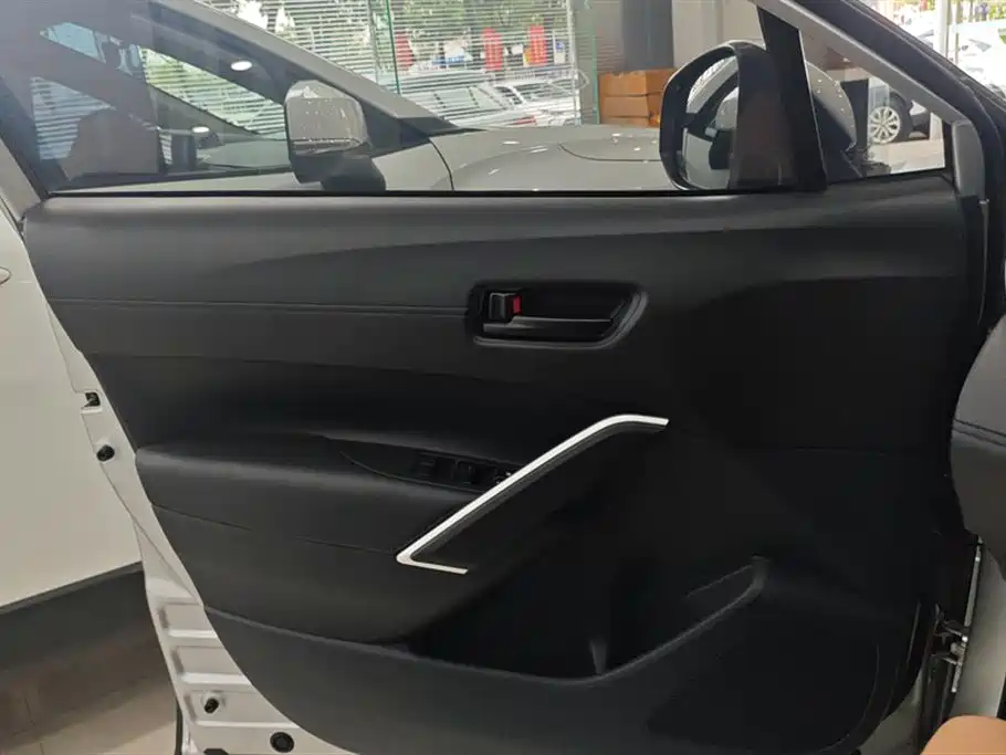 Toyota Frontlander 2023 2.0L Smart Hybrid Dual Engine Leading Edition фото 7