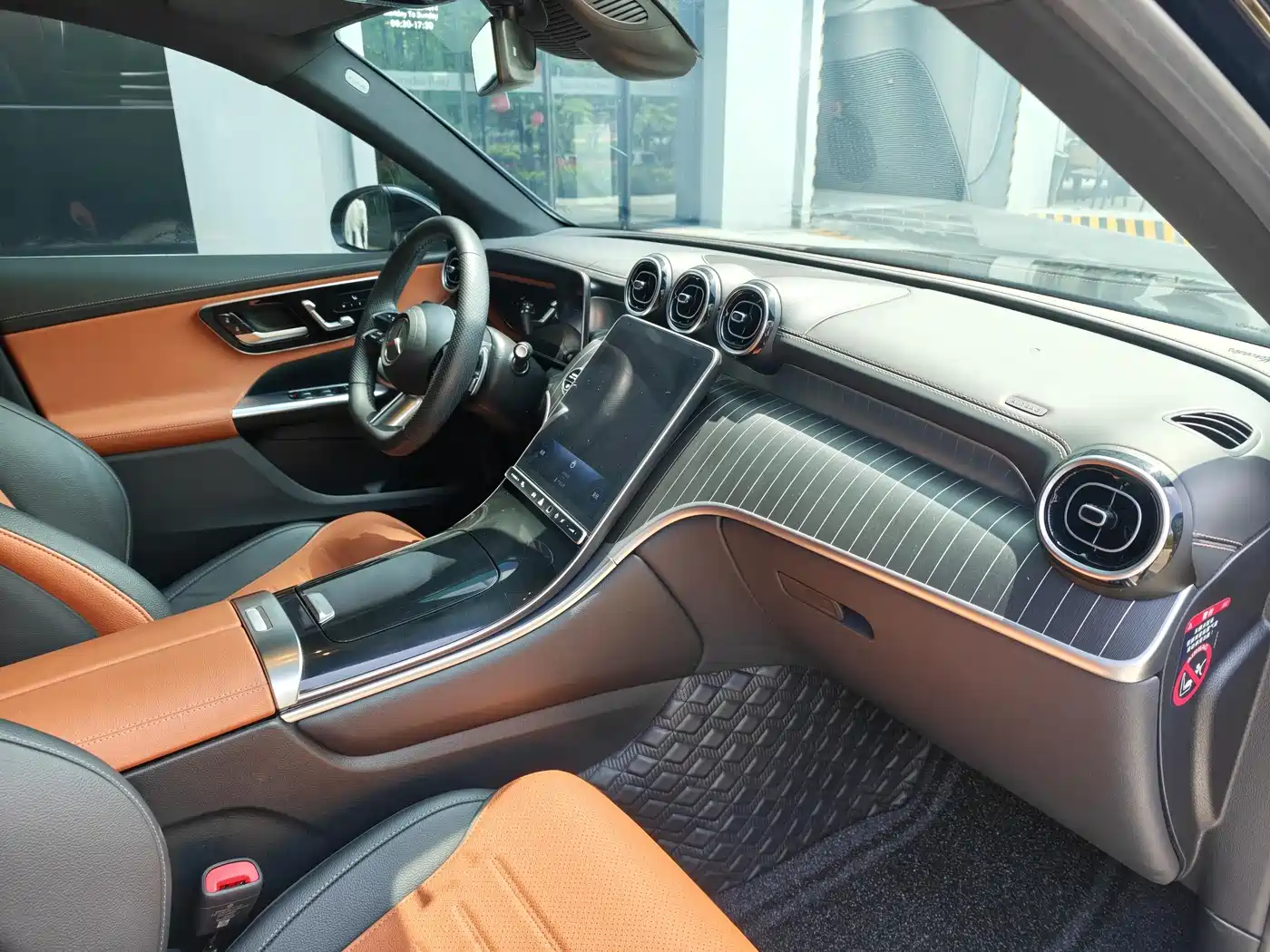 Mercedes-Benz GLC 2024 GLC 300 L 4MATIC Dynamic 5-seater фото 21