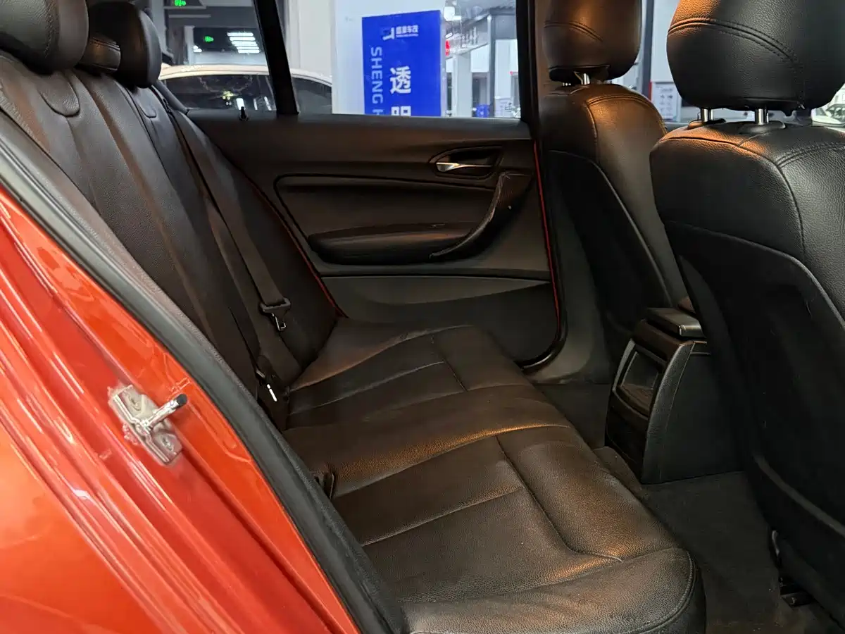 BMW 1 Series (Import) 2012 116i Urban Edition фото 6