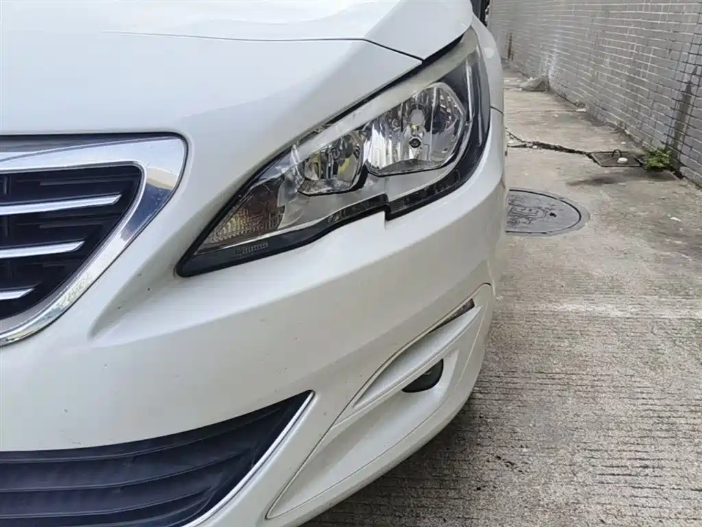 Peugeot 408 2016 1.6T Automatic Luxury Edition фото 24