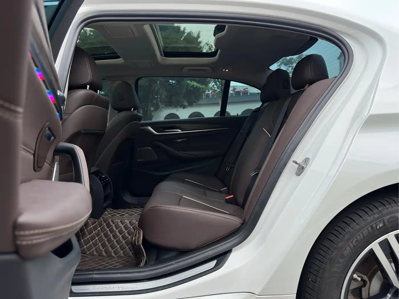 BMW 5 Series 2023 530Li Leading Luxury Package фото 9