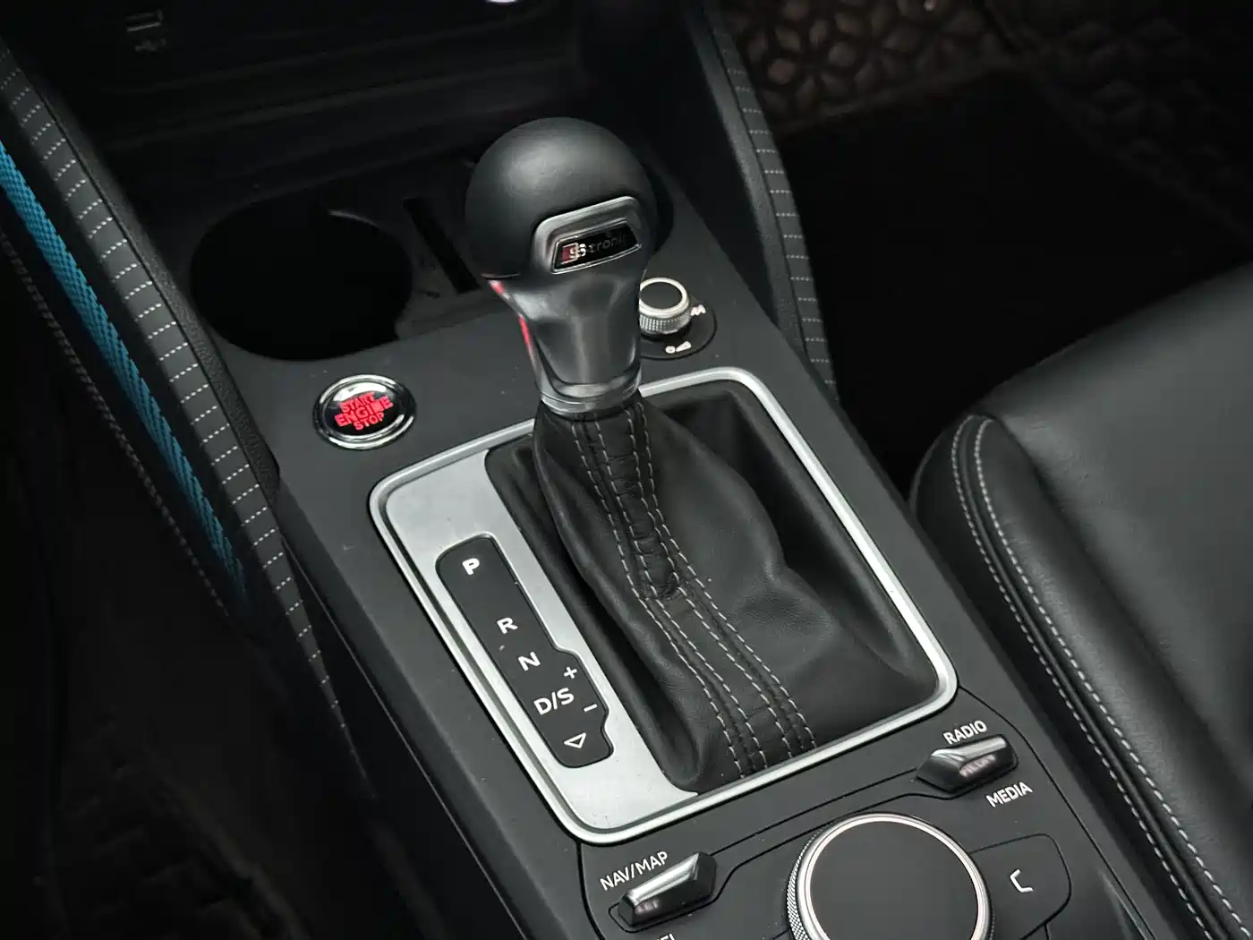 Photo 11 - Audi Q2L
