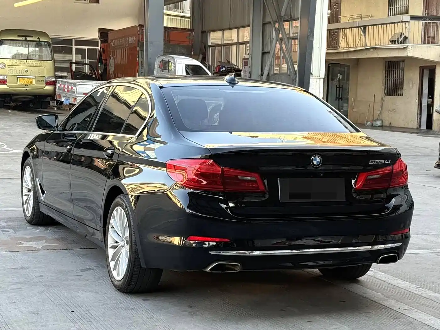 BMW 5 Series 2018 525Li Luxury Package фото 7