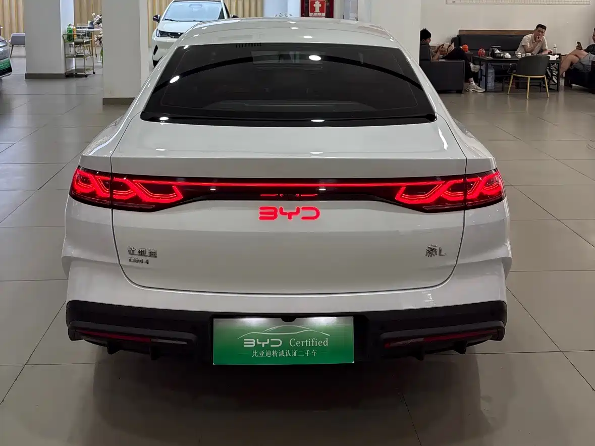 BYD Qin L 2024 DM-i 80KM Leading Edition фото 4