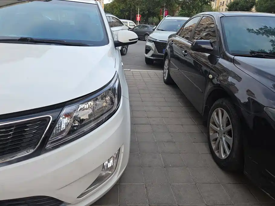 Kia K2 2012 2011 Sedan 1.6L AT Premium