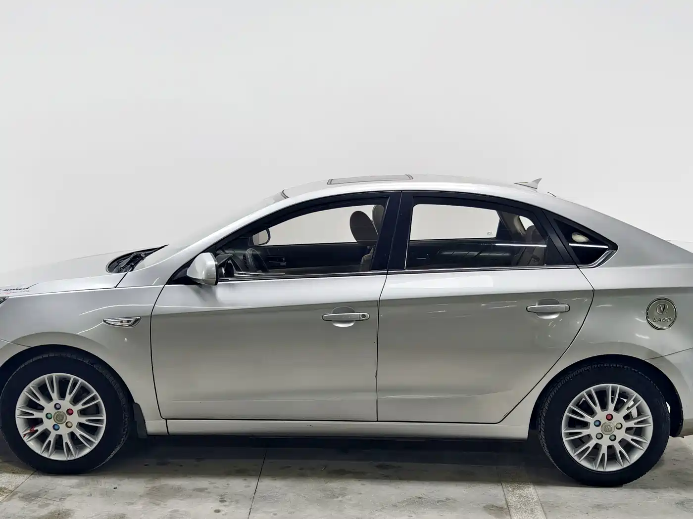 Фото 7 - Changan Eado