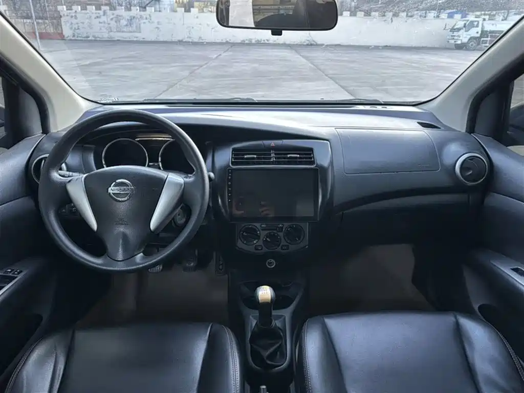 Nissan Livina 2014 2013 Sharp 1.6XL Manual Comfort