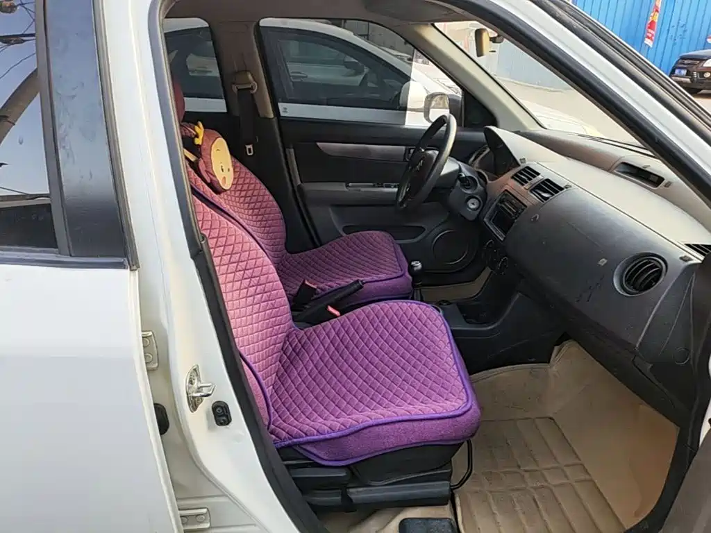 Фото 25 - Suzuki Swift