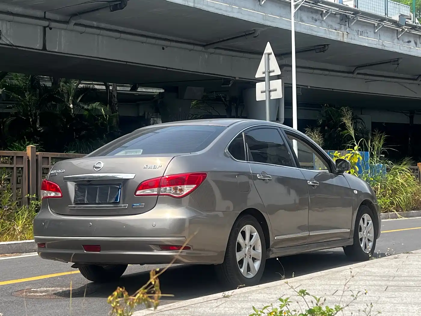 Nissan Sylphy 2010 2009 Model 1.6XL Automatic Luxury Sunroof Edition