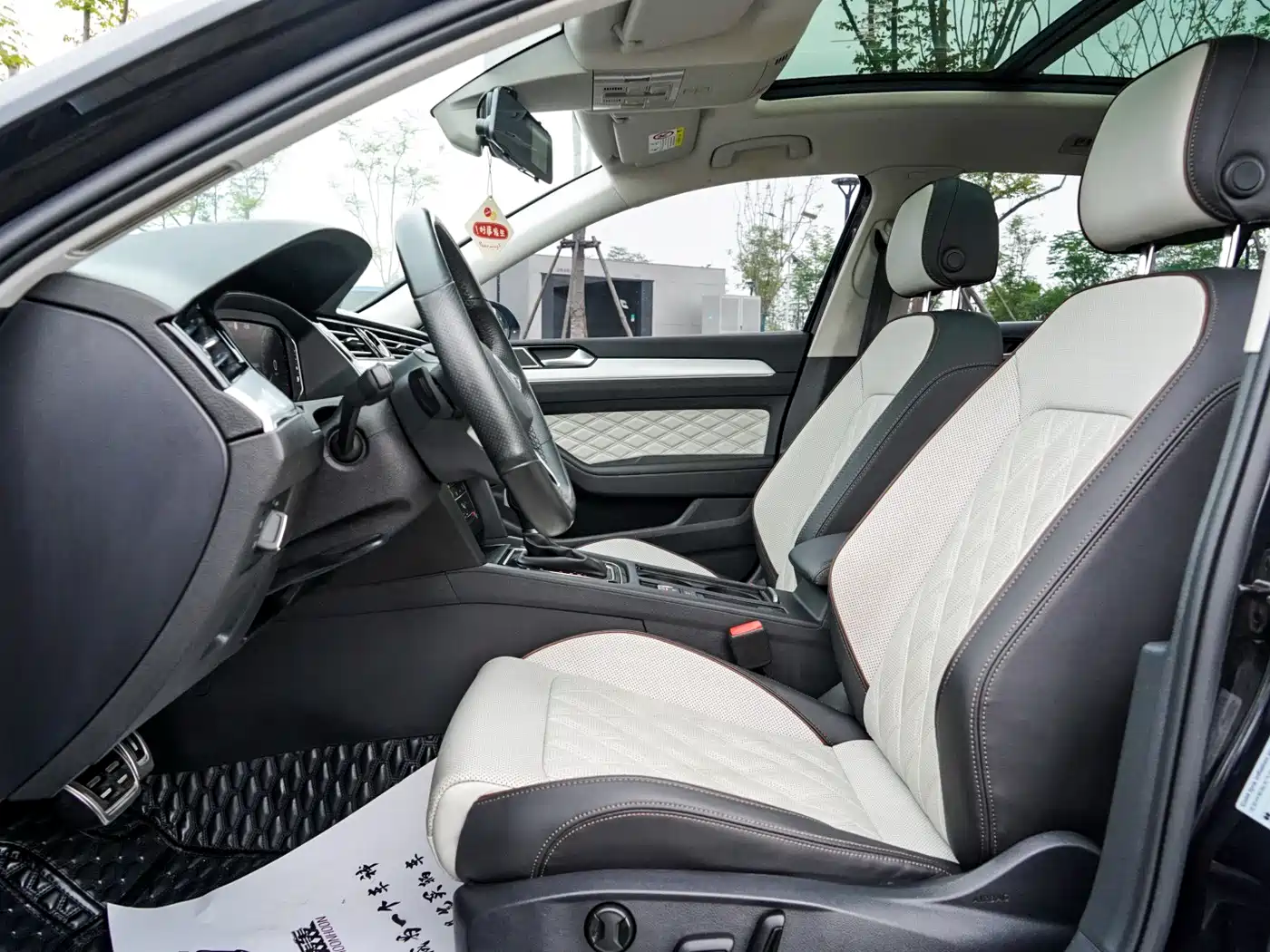 Volkswagen Magotan 2023 Model 2 Million Commemorative Edition 330TSI DSG Luxury фото 18