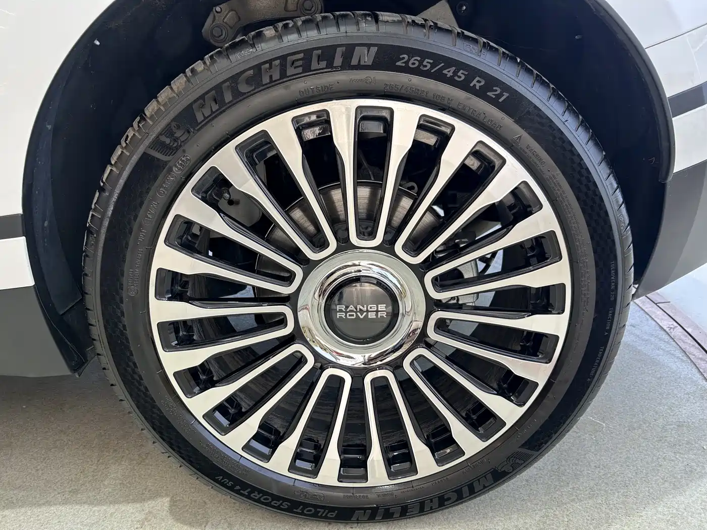 Land Rover Range Rover Velar 2026 Model 250PS S фото 17