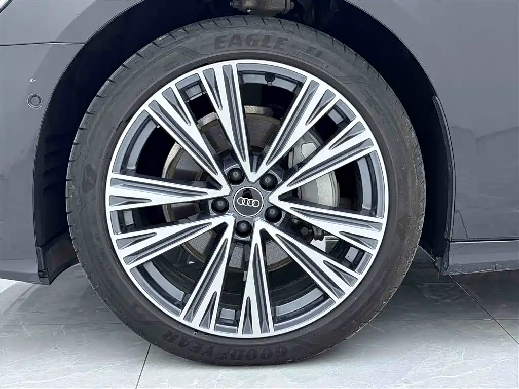 Audi A6L 2024 45 TFSI quattro Premium Dynamic фото 9