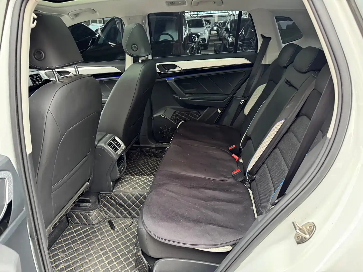 Volkswagen Tayron GTE Plug-in Hybrid 2020 1.4T Premium фото 8