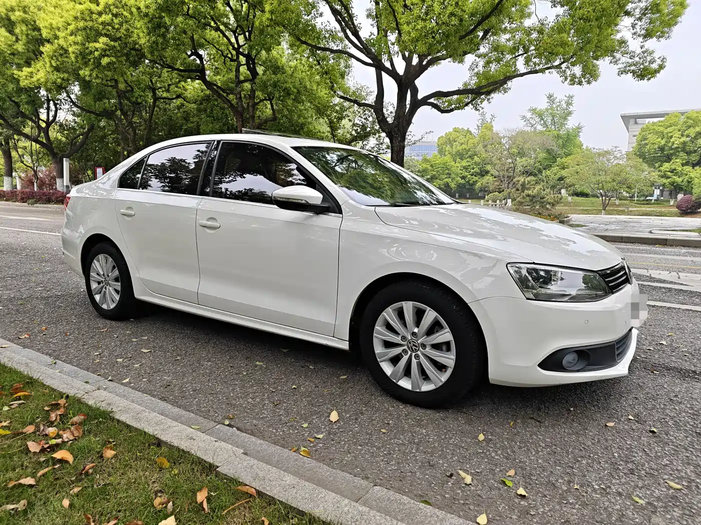 Volkswagen Sagitar 2014 Facelift 1.4TSI Automatic Luxury фото 3
