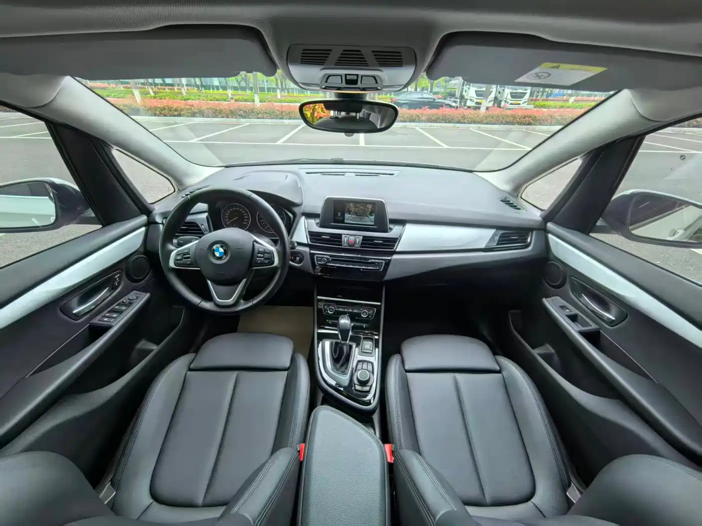 BMW 2 Series Touring 2016 220i Leading Model фото 13