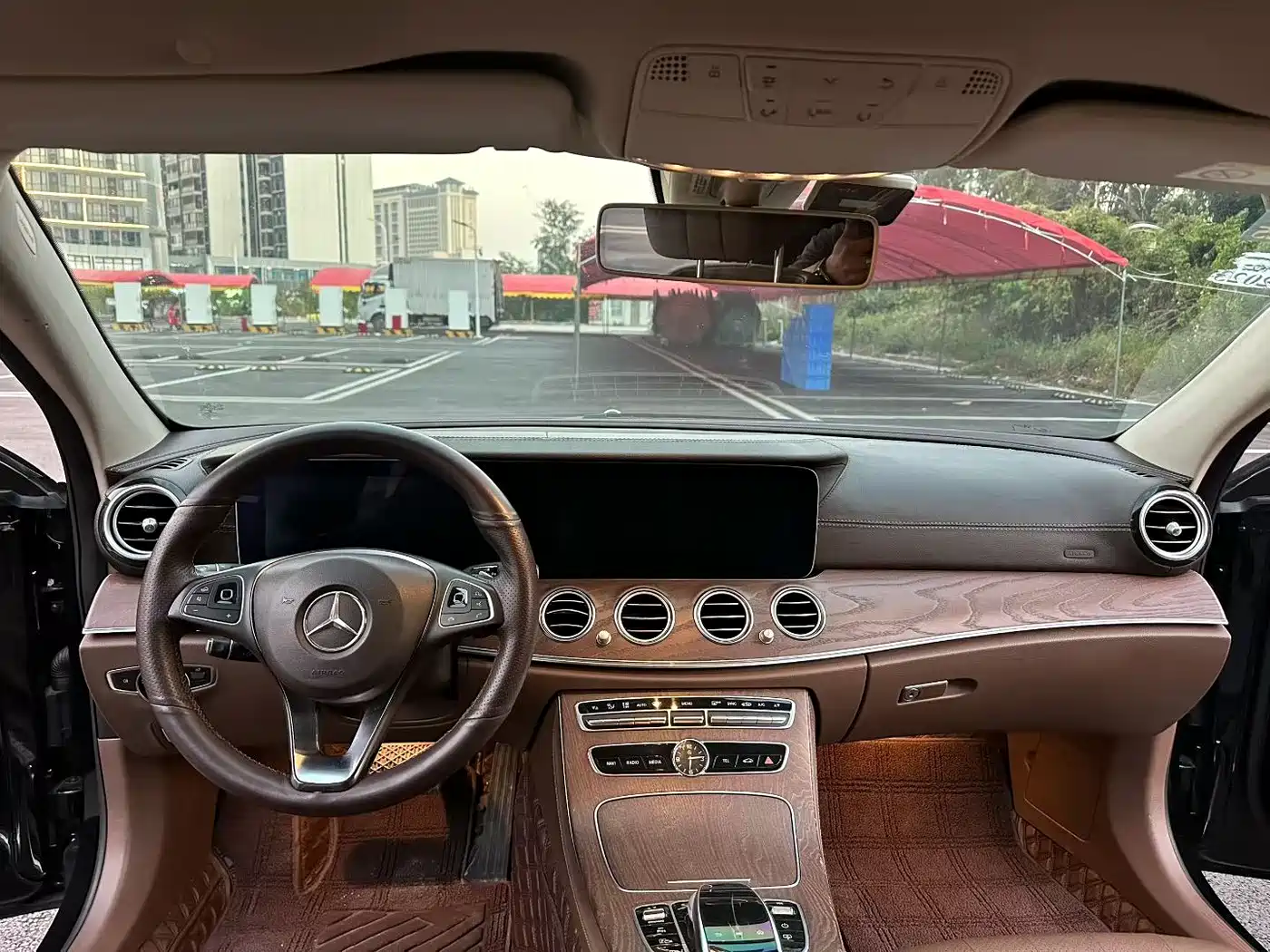 Mercedes-Benz E-Class 2017 E 300 L Luxury фото 7