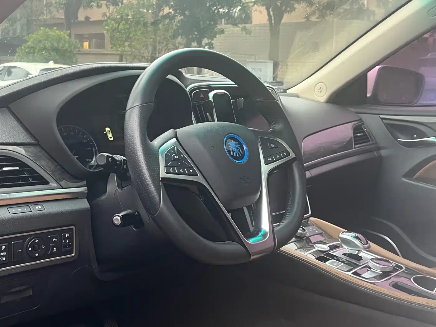 BYD Qin New Energy 2017 2017 1.5T Premium Model