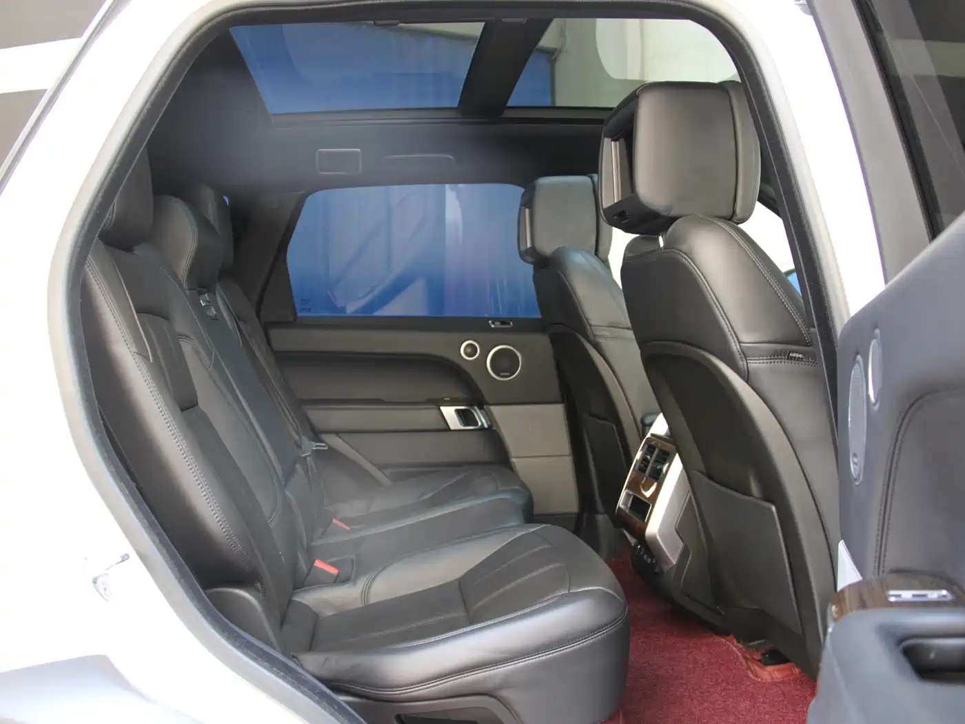 Land Rover Range Rover Sport PHEV 2018 Model P400e фото 18