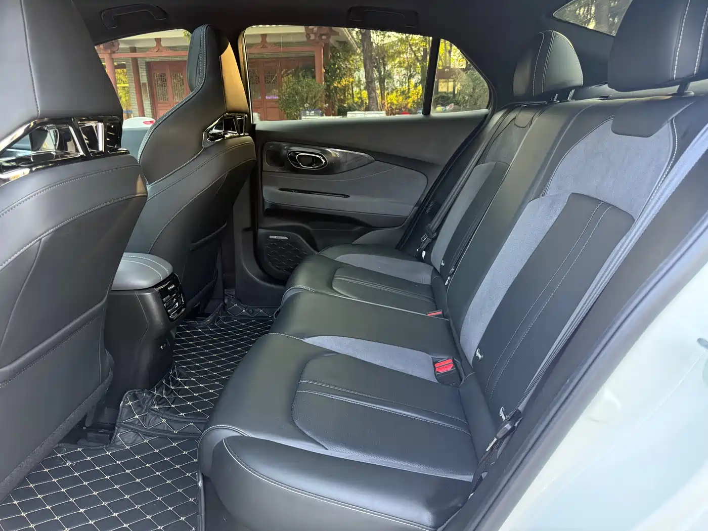 GAC Trumpchi Trumpchi Emkoo 2024 Model 400T Auto Shadow Leopard R PRO Edition фото 6