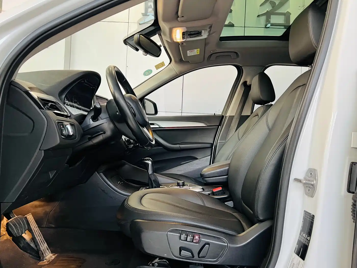 BMW X1 2018 sDrive20Li Leading Model фото 18