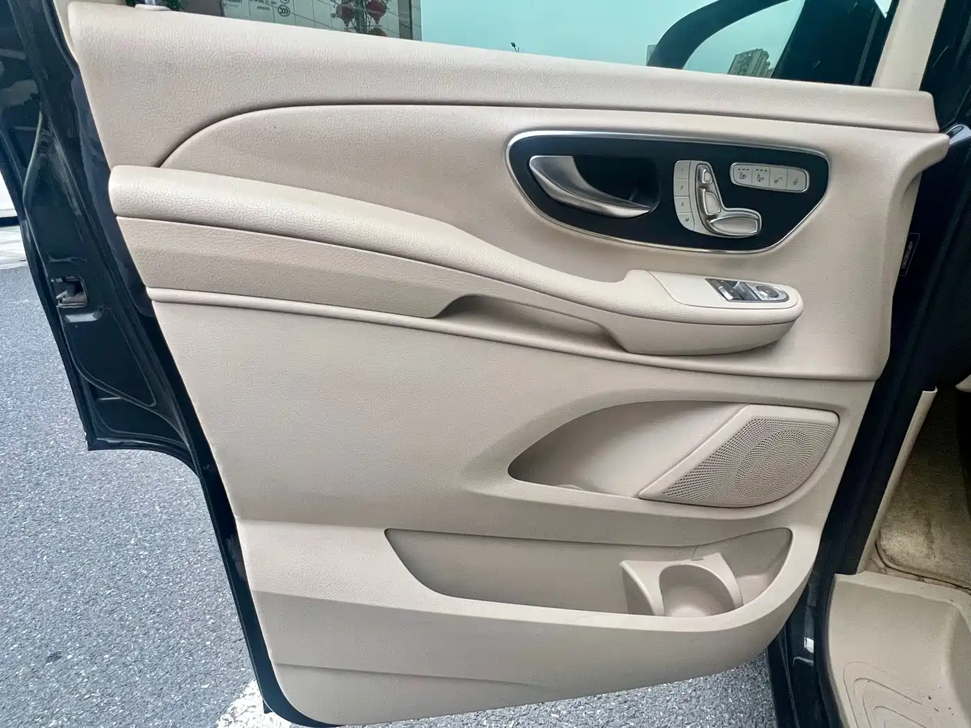 Mercedes-Benz V-Class 2017 Model V 260 Pilot Edition фото 11
