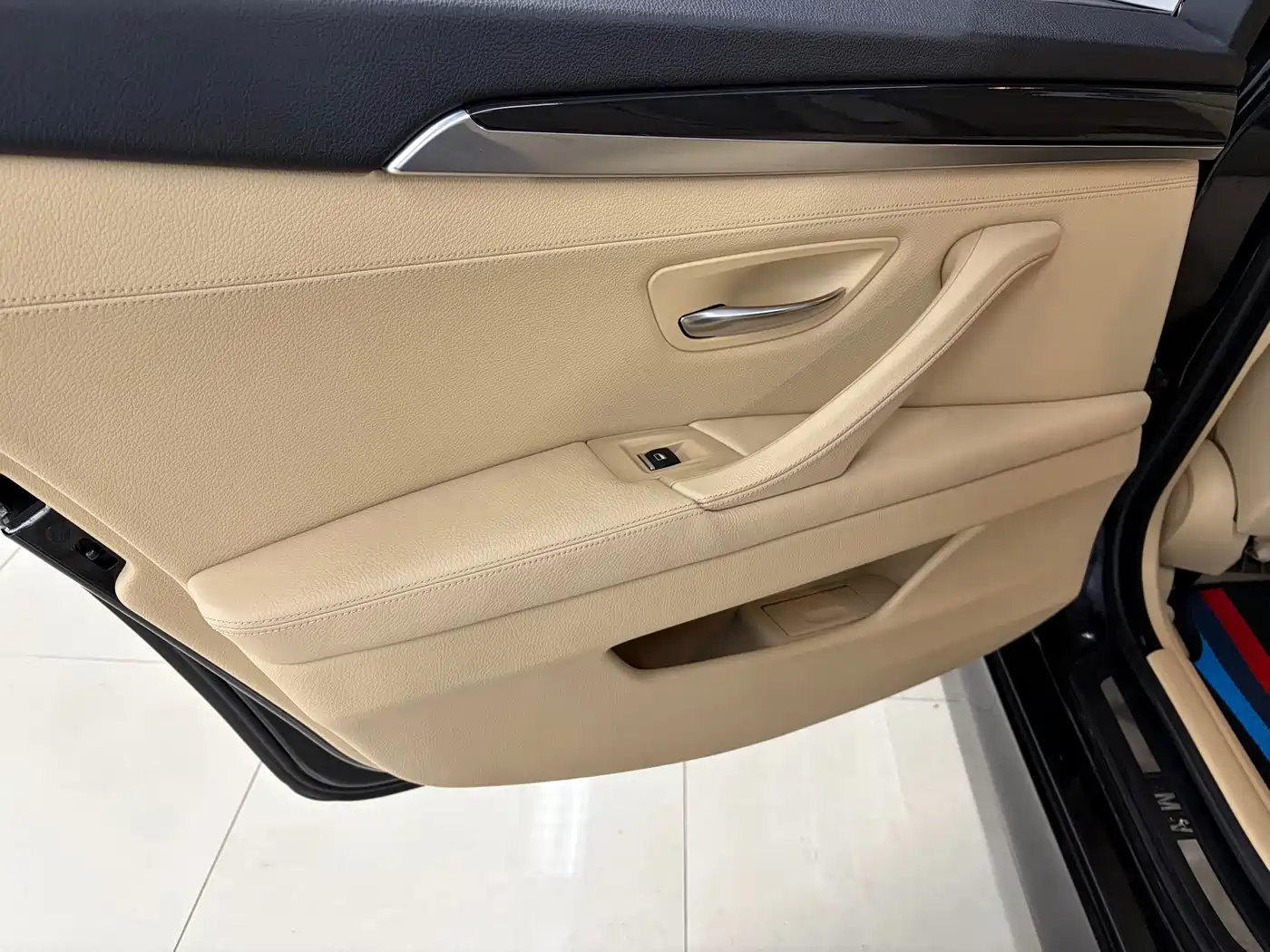 BMW 5 Series 2013 520Li Elegance фото 9