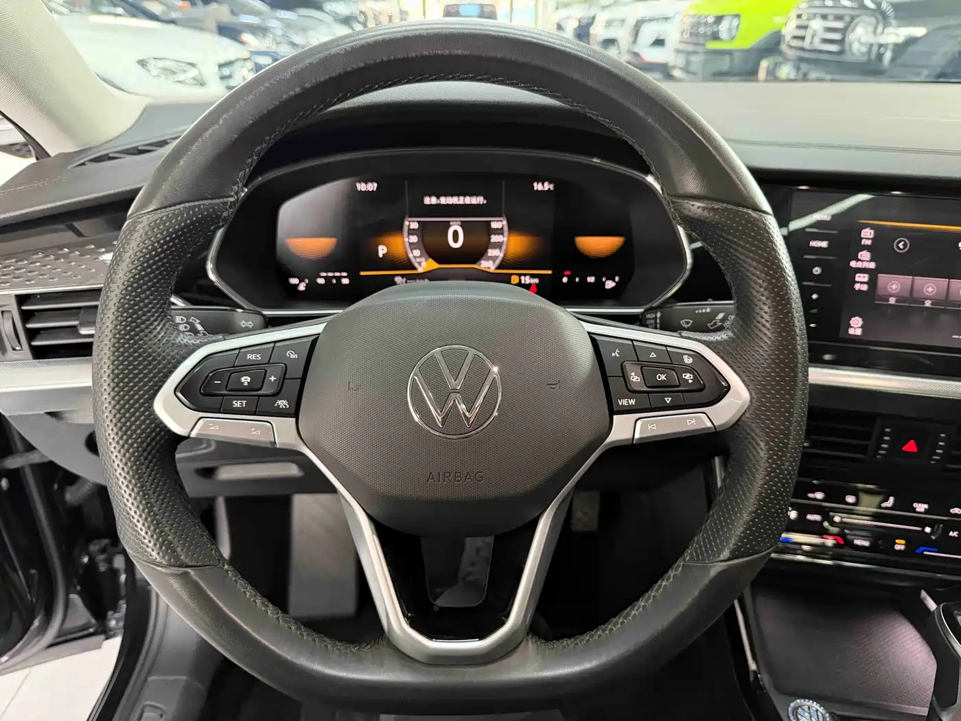 Volkswagen Passat 2023 280TSI Elite Edition фото 11