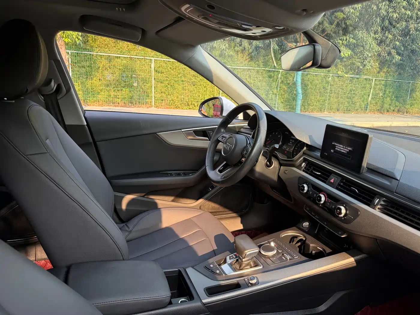 Фото 20 - Audi A4L