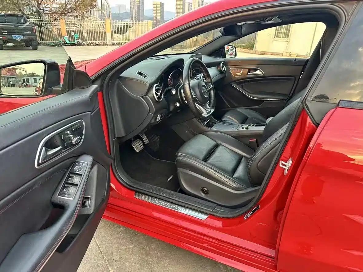 Mercedes-Benz CLA (Import) 2017 CLA 260 4MATIC фото 7