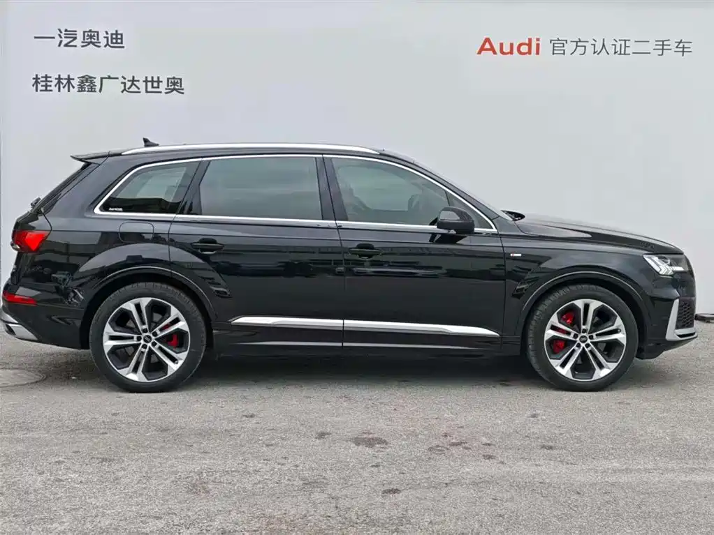 Audi Q7 2021 55 TFSI quattro S line Premium фото 3
