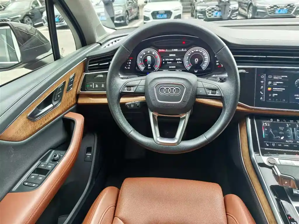 Audi Q7 2021 55 TFSI quattro S line Premium фото 13