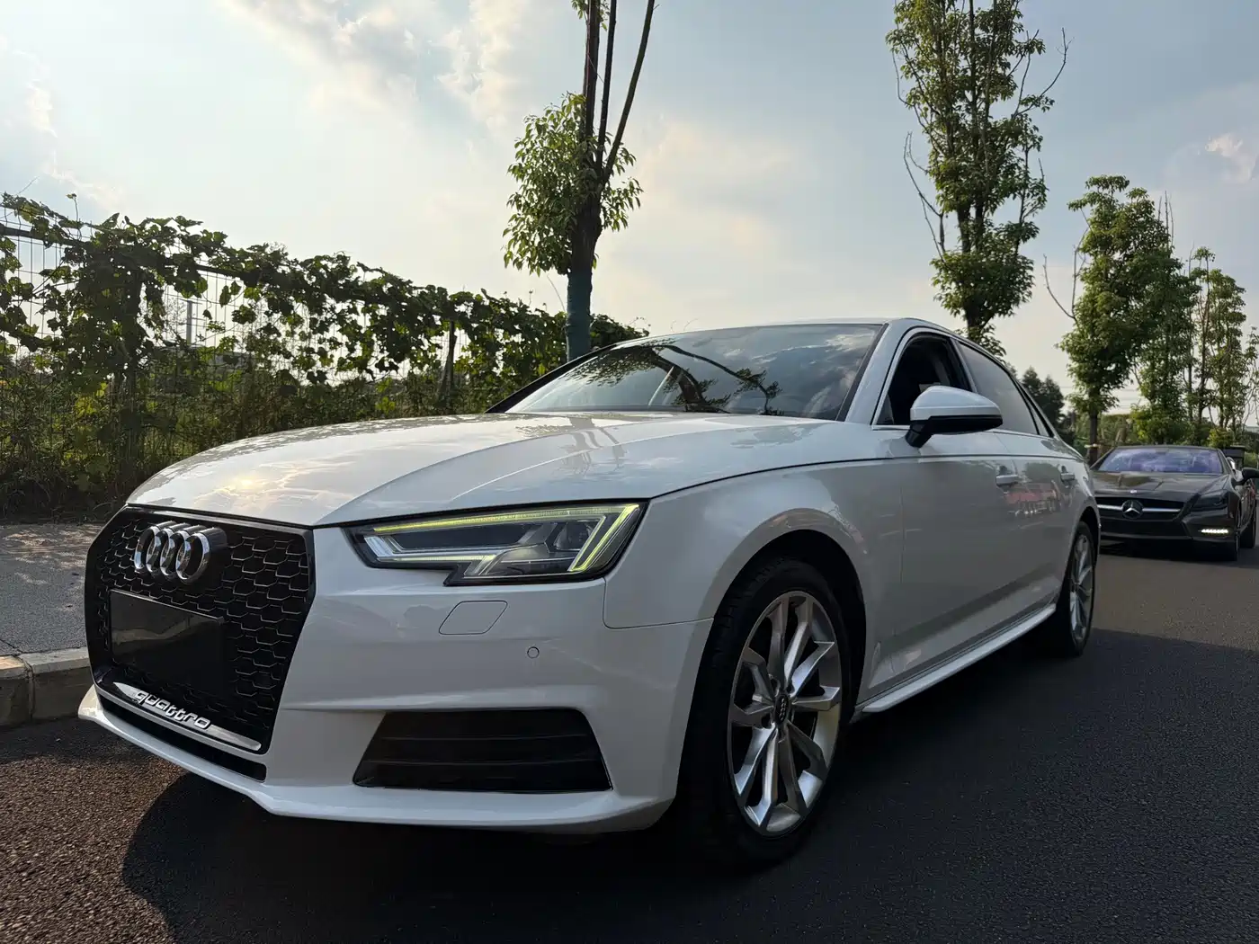 Фото 1 - Audi A4L