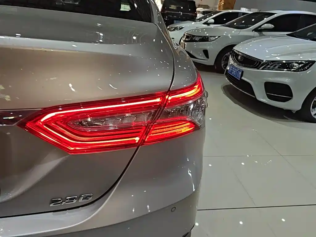 Toyota Camry 2021 2.5G Luxury Edition фото 8