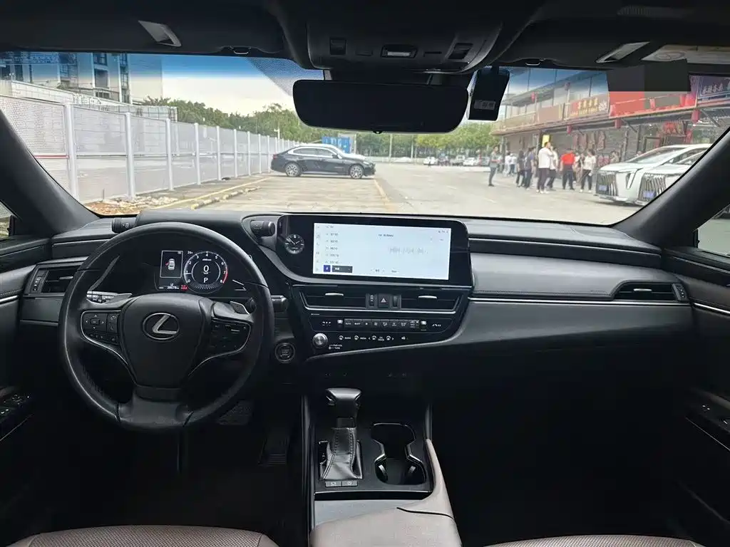 Lexus ES 2022 200 Excellence Edition фото 6