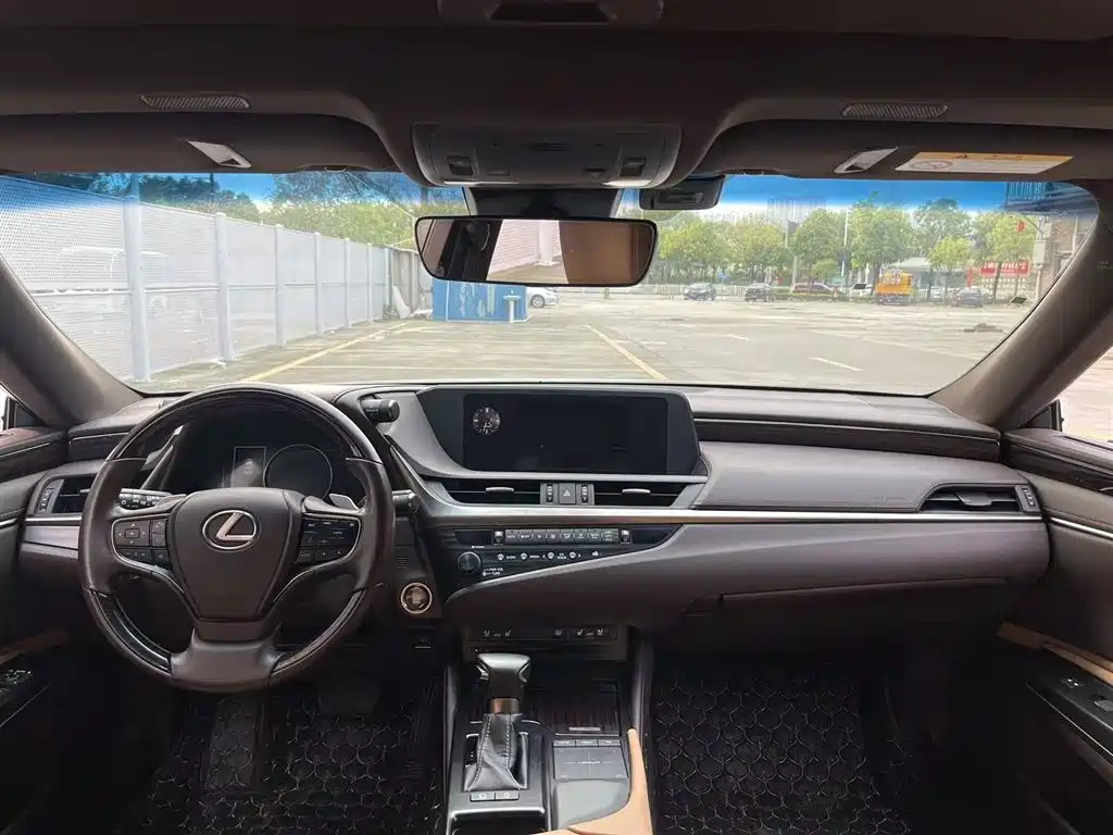 Lexus ES 2018 200 Luxury Edition China V фото 5