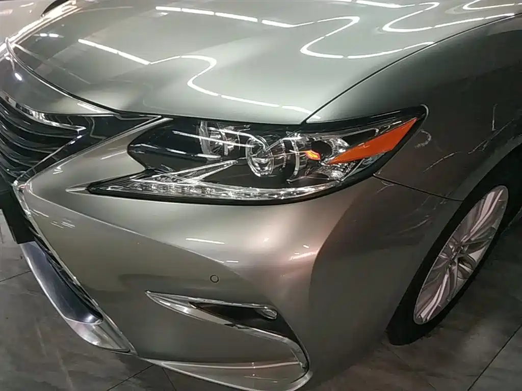 Lexus ES 2015 200 Elite Edition фото 24